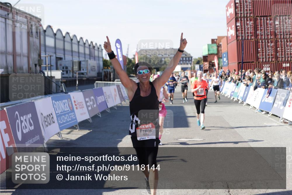 03.10.2025 - Köhlbrandbrückenlauf Jannik Wohlers http://msf.ph/oto/9118144 03.10.2025 13:03:23 Ziel 4085, 4208, 4225, 4268, 4283, 4300, 4454, 4856, 5048, 5063, 6207, 6279, 6612, 6632, 6722, 6784 meine-sportfotos.de