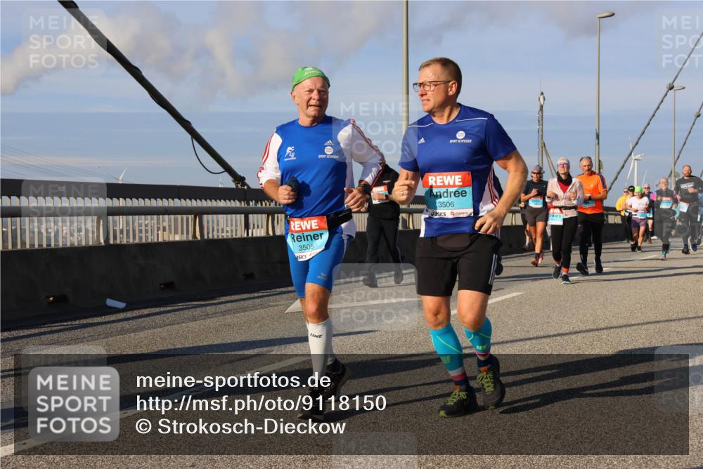 03.10.2025 - Köhlbrandbrückenlauf Strokosch-Dieckow http://msf.ph/oto/9118150 03.10.2025 09:52:11 Position 2 3505, 3506 meine-sportfotos.de