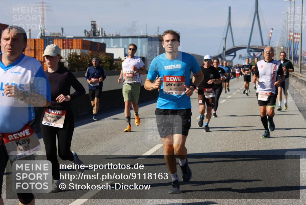 03.10.2025 - Köhlbrandbrückenlauf Strokosch-Dieckow http://msf.ph/oto/9118163 03.10.2025 12:54:18 Position 3 5352, 6572, 6372, 6024 meine-sportfotos.de