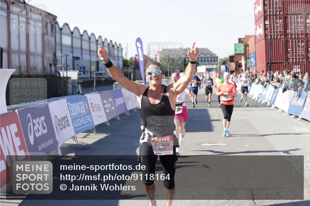 03.10.2025 - Köhlbrandbrückenlauf Jannik Wohlers http://msf.ph/oto/9118164 03.10.2025 13:03:24 Ziel 4208, 4225, 4252, 4268, 4283, 4300, 4454, 4856, 5048, 5063, 6194, 6207, 6279, 6612, 6632 meine-sportfotos.de