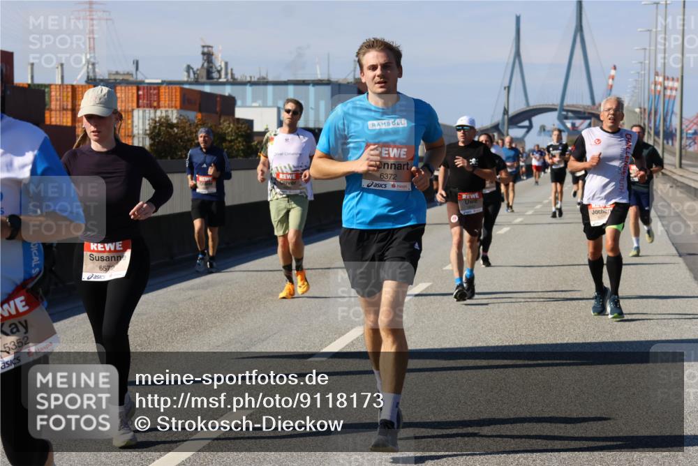 03.10.2025 - Köhlbrandbrückenlauf Strokosch-Dieckow http://msf.ph/oto/9118173 03.10.2025 12:54:18 Position 3 5352, 6572, 6372 meine-sportfotos.de