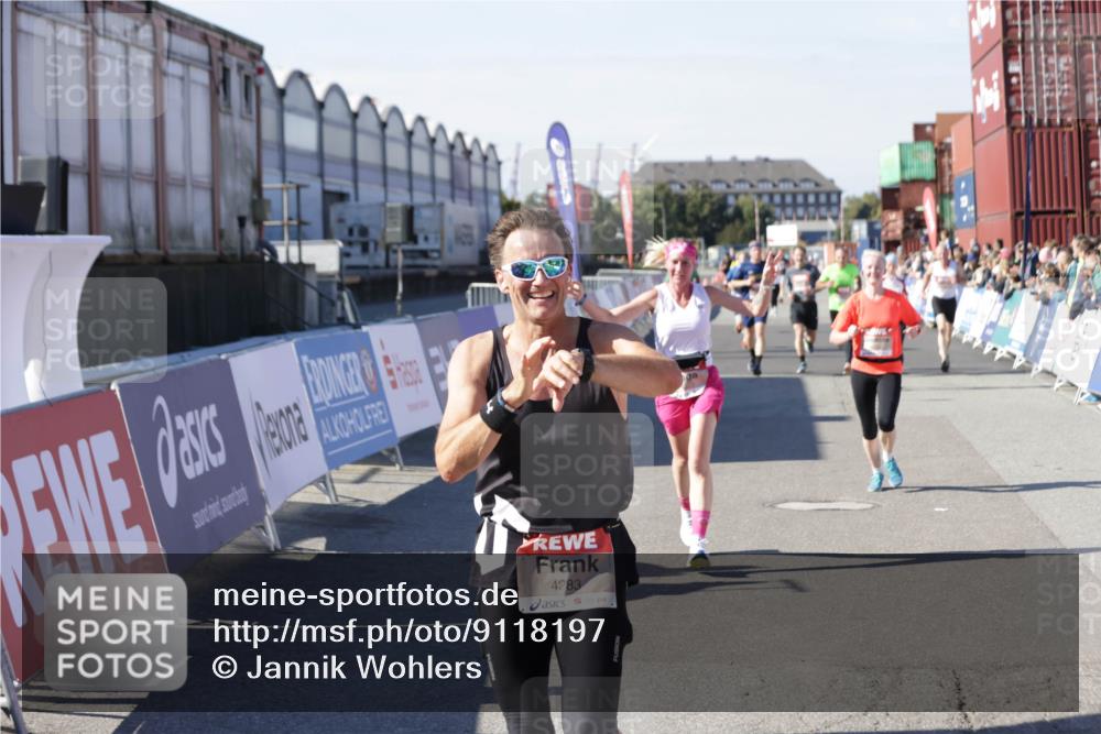 03.10.2025 - Köhlbrandbrückenlauf Jannik Wohlers http://msf.ph/oto/9118197 03.10.2025 13:03:24 Ziel 4208, 4225, 4252, 4268, 4283, 4300, 4454, 4856, 5048, 5063, 6194, 6207, 6279, 6612, 6632 meine-sportfotos.de