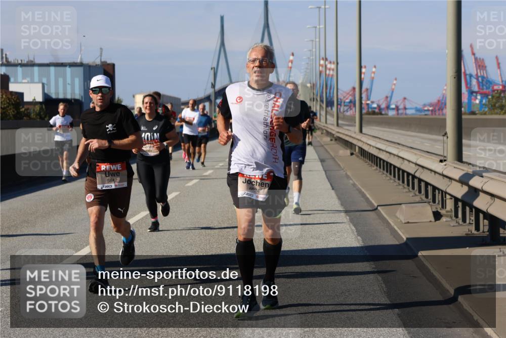03.10.2025 - Köhlbrandbrückenlauf Strokosch-Dieckow http://msf.ph/oto/9118198 03.10.2025 12:54:21 Position 3 72 meine-sportfotos.de