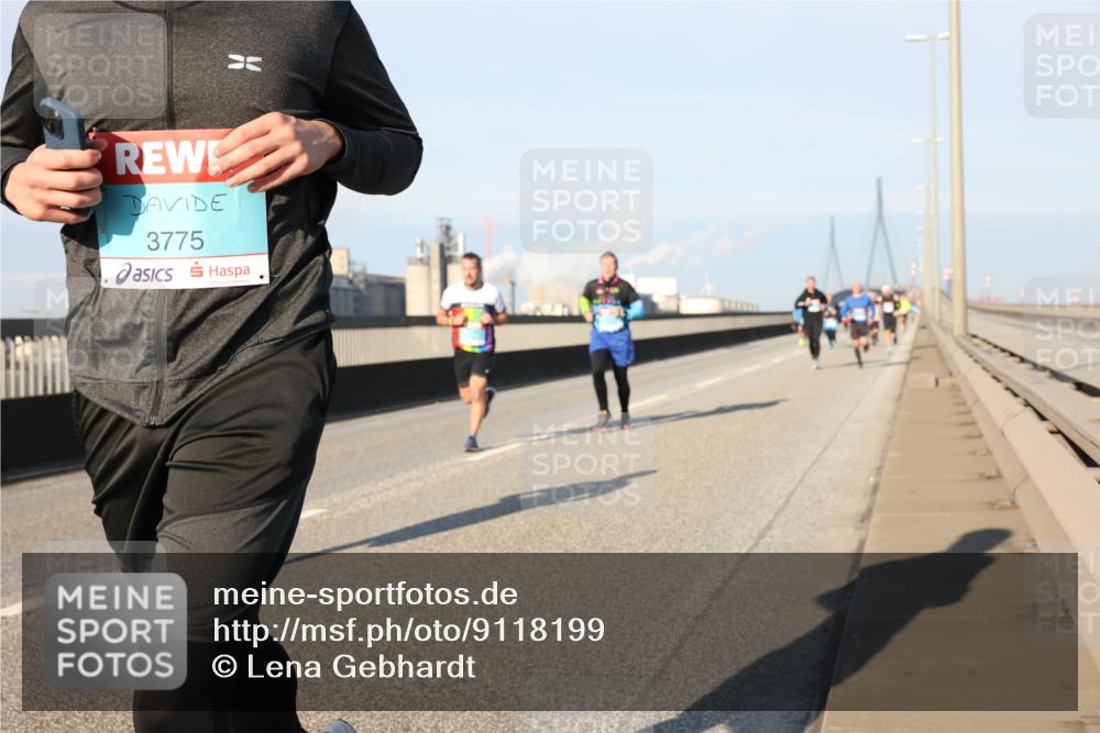 03.10.2025 - Köhlbrandbrückenlauf Lena Gebhardt http://msf.ph/oto/9118199 03.10.2025 09:44:40 Position 2 3775 meine-sportfotos.de