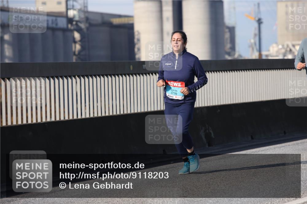 03.10.2025 - Köhlbrandbrückenlauf Lena Gebhardt http://msf.ph/oto/9118203 03.10.2025 10:24:51 Position 2 3776 meine-sportfotos.de