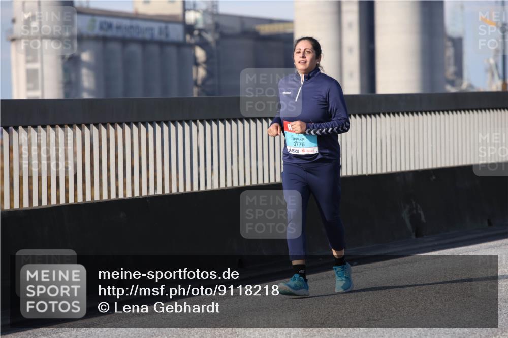 03.10.2025 - Köhlbrandbrückenlauf Lena Gebhardt http://msf.ph/oto/9118218 03.10.2025 10:24:51 Position 2 3776 meine-sportfotos.de