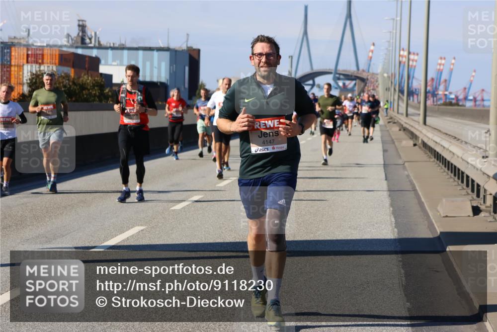 03.10.2025 - Köhlbrandbrückenlauf Strokosch-Dieckow http://msf.ph/oto/9118230 03.10.2025 12:54:25 Position 3 4147 meine-sportfotos.de