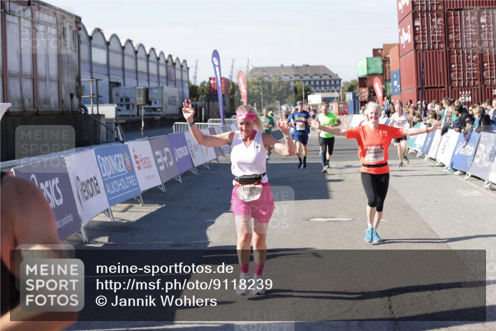 03.10.2025 - Köhlbrandbrückenlauf Jannik Wohlers http://msf.ph/oto/9118239 03.10.2025 13:03:25 Ziel 4208, 4225, 4252, 4268, 4283, 4300, 4454, 4856, 5048, 5063, 6194, 6207, 6279, 6612, 6632 meine-sportfotos.de