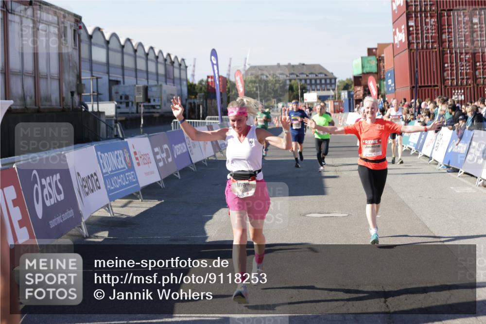 03.10.2025 - Köhlbrandbrückenlauf Jannik Wohlers http://msf.ph/oto/9118253 03.10.2025 13:03:25 Ziel 4208, 4225, 4252, 4268, 4283, 4300, 4454, 4856, 5048, 5063, 6194, 6207, 6279, 6612, 6632 meine-sportfotos.de