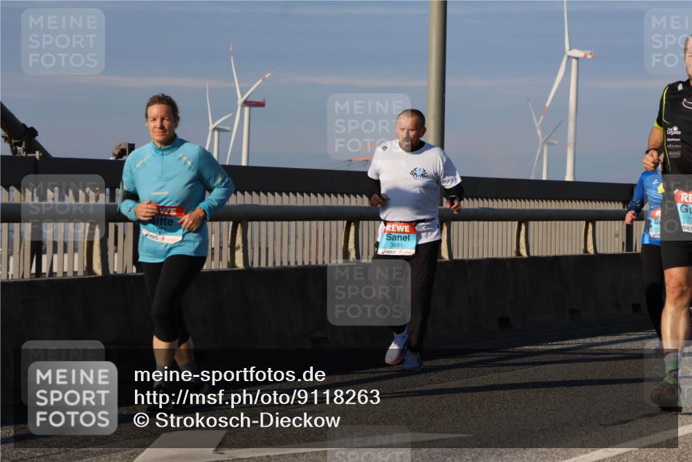03.10.2025 - Köhlbrandbrückenlauf Strokosch-Dieckow http://msf.ph/oto/9118263 03.10.2025 09:52:23 Position 2 1737, 3698, 23 meine-sportfotos.de