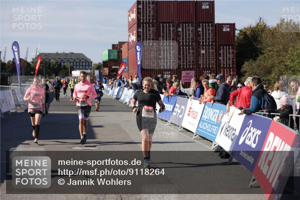 03.10.2025 - Köhlbrandbrückenlauf Jannik Wohlers http://msf.ph/oto/9118264 03.10.2025 13:34:17 Ziel 4674, 5207, 5221, 5593, 6095, 6574 meine-sportfotos.de