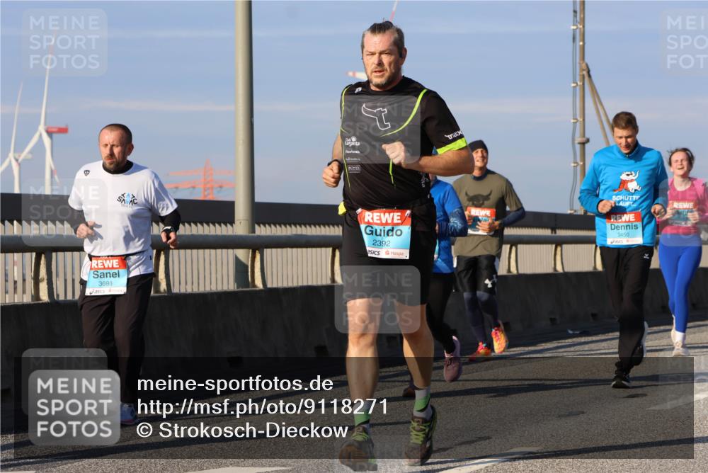 03.10.2025 - Köhlbrandbrückenlauf Strokosch-Dieckow http://msf.ph/oto/9118271 03.10.2025 09:52:24 Position 2 3698, 2392, 3450 meine-sportfotos.de