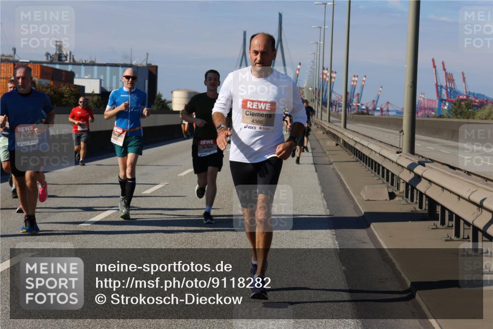03.10.2025 - Köhlbrandbrückenlauf Strokosch-Dieckow http://msf.ph/oto/9118282 03.10.2025 12:54:32 Position 3 4412, 4386 meine-sportfotos.de