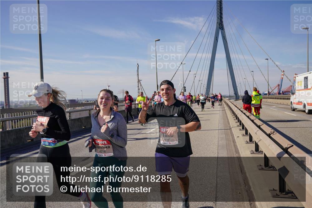 03.10.2025 - Köhlbrandbrückenlauf Michael Burmester http://msf.ph/oto/9118285 03.10.2025 12:59:36 Position 2 4218, 4141, 111 meine-sportfotos.de