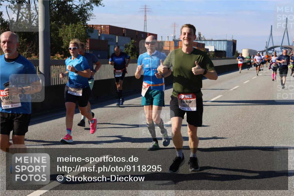 03.10.2025 - Köhlbrandbrückenlauf Strokosch-Dieckow http://msf.ph/oto/9118295 03.10.2025 12:54:35 Position 3 4412, 753, 4614 meine-sportfotos.de