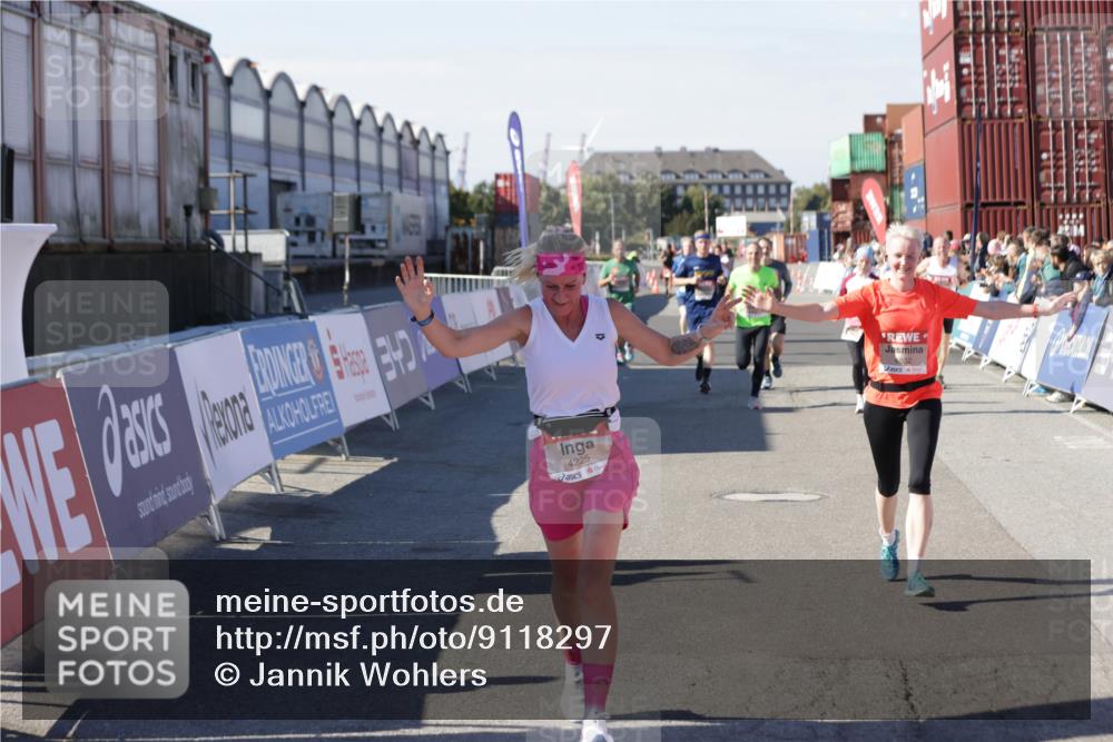 03.10.2025 - Köhlbrandbrückenlauf Jannik Wohlers http://msf.ph/oto/9118297 03.10.2025 13:03:25 Ziel 4208, 4225, 4252, 4268, 4283, 4300, 4454, 4856, 5048, 5063, 6194, 6207, 6279, 6612, 6632 meine-sportfotos.de