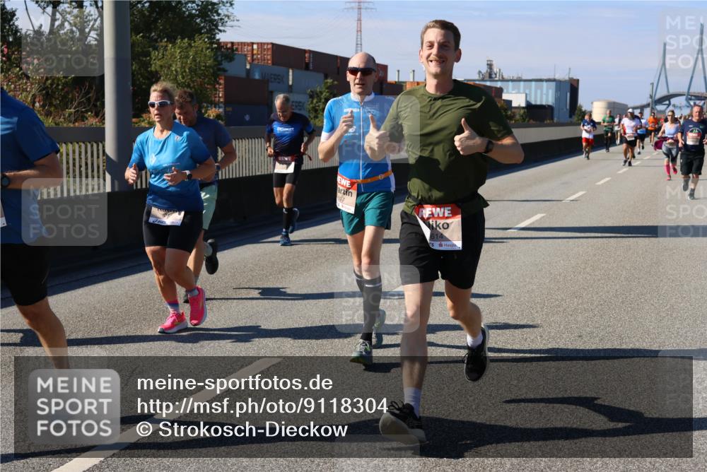 03.10.2025 - Köhlbrandbrückenlauf Strokosch-Dieckow http://msf.ph/oto/9118304 03.10.2025 12:54:35 Position 3 697, 614 meine-sportfotos.de