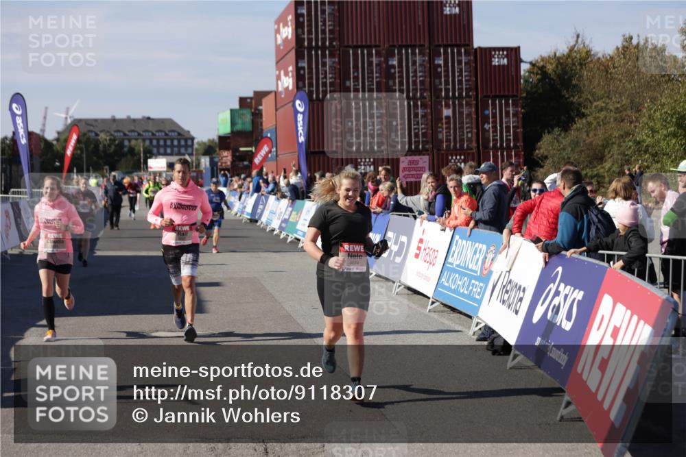 03.10.2025 - Köhlbrandbrückenlauf Jannik Wohlers http://msf.ph/oto/9118307 03.10.2025 13:34:18 Ziel 4674, 5207, 5221, 5437, 5593, 5693, 5695, 6095, 6574 meine-sportfotos.de