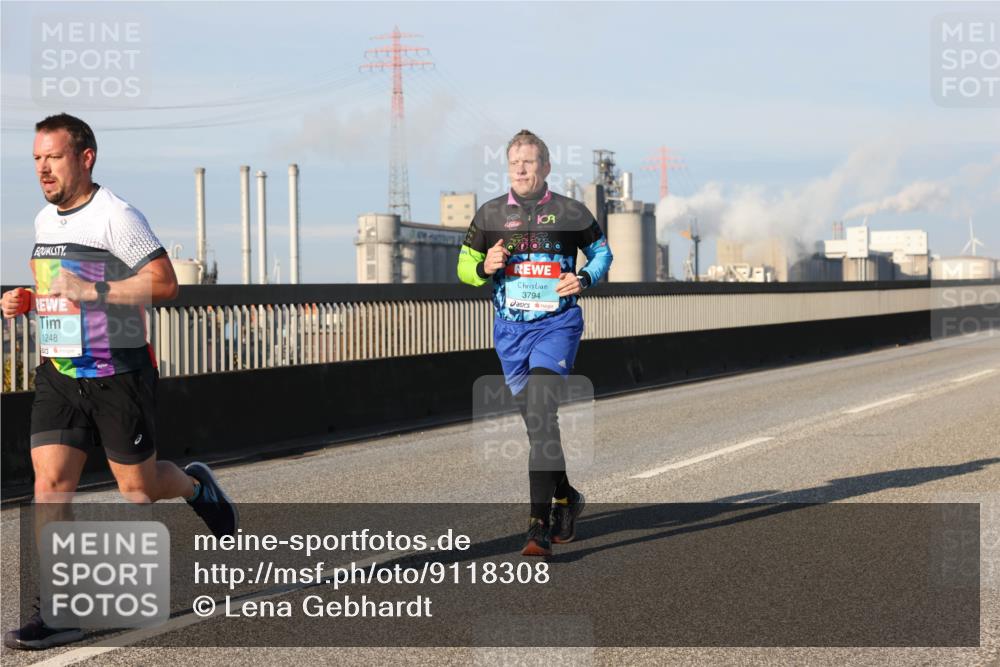 03.10.2025 - Köhlbrandbrückenlauf Lena Gebhardt http://msf.ph/oto/9118308 03.10.2025 09:44:42 Position 2 1248, 3794 meine-sportfotos.de