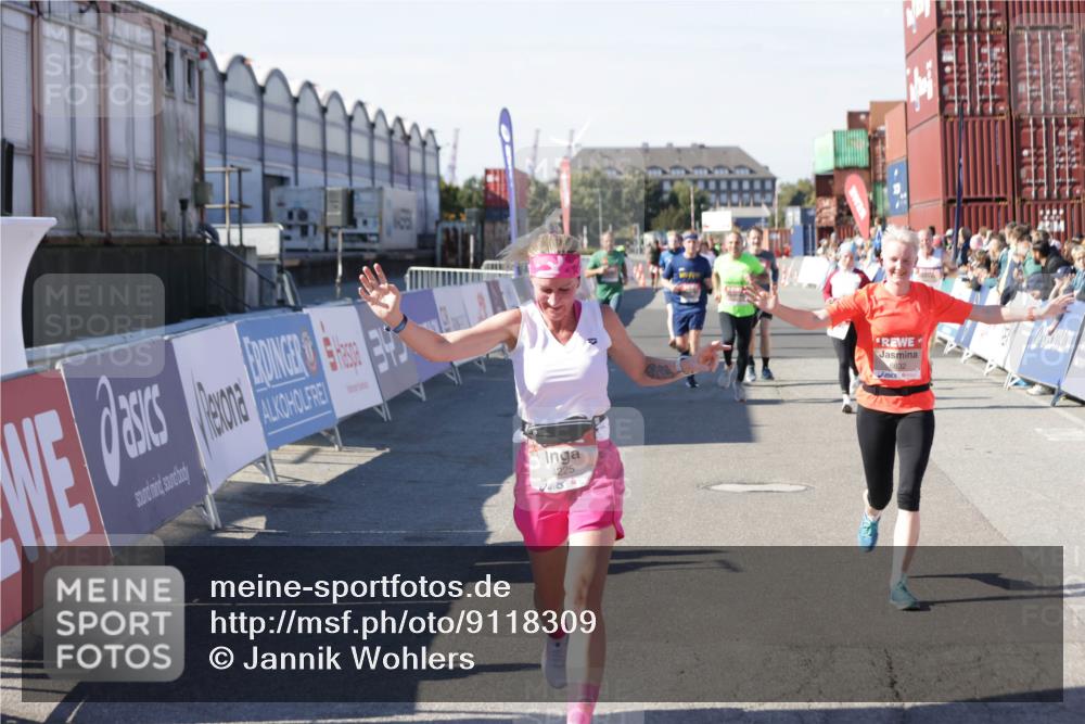 03.10.2025 - Köhlbrandbrückenlauf Jannik Wohlers http://msf.ph/oto/9118309 03.10.2025 13:03:26 Ziel 4208, 4214, 4225, 4252, 4268, 4283, 4300, 4454, 4856, 5063, 5707, 6194, 6207, 6279, 6612, 6632 meine-sportfotos.de