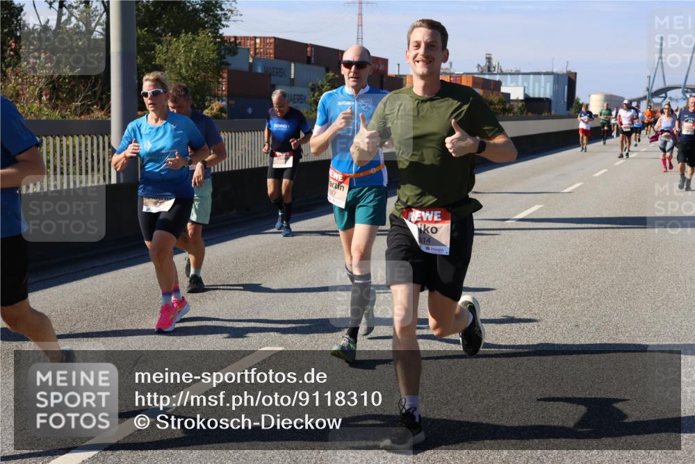 03.10.2025 - Köhlbrandbrückenlauf Strokosch-Dieckow http://msf.ph/oto/9118310 03.10.2025 12:54:35 Position 3 913 meine-sportfotos.de