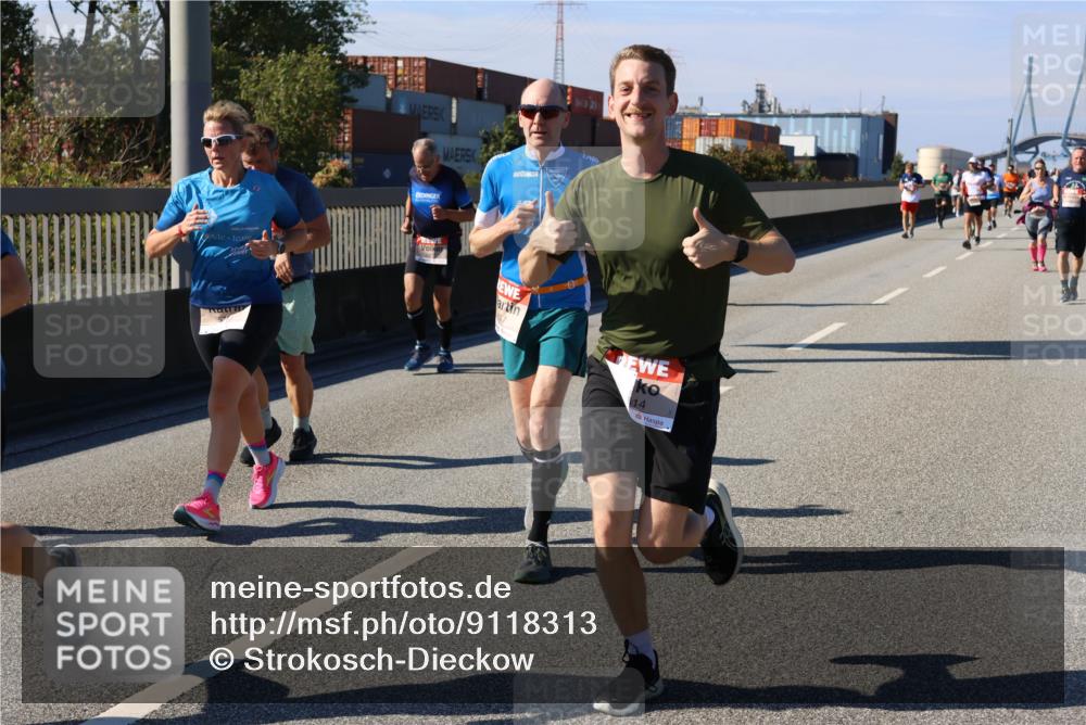 03.10.2025 - Köhlbrandbrückenlauf Strokosch-Dieckow http://msf.ph/oto/9118313 03.10.2025 12:54:35 Position 3 97, 14 meine-sportfotos.de