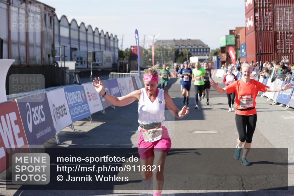 03.10.2025 - Köhlbrandbrückenlauf Jannik Wohlers http://msf.ph/oto/9118321 03.10.2025 13:03:26 Ziel 4208, 4214, 4225, 4252, 4268, 4283, 4300, 4454, 4856, 5063, 5707, 6194, 6207, 6279, 6612, 6632 meine-sportfotos.de
