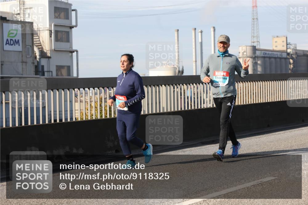 03.10.2025 - Köhlbrandbrückenlauf Lena Gebhardt http://msf.ph/oto/9118325 03.10.2025 10:24:55 Position 2  meine-sportfotos.de