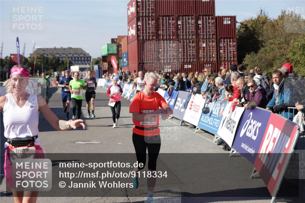 03.10.2025 - Köhlbrandbrückenlauf Jannik Wohlers http://msf.ph/oto/9118334 03.10.2025 13:03:26 Ziel 4208, 4214, 4225, 4252, 4268, 4283, 4300, 4454, 4856, 5063, 5707, 6194, 6207, 6279, 6612, 6632 meine-sportfotos.de