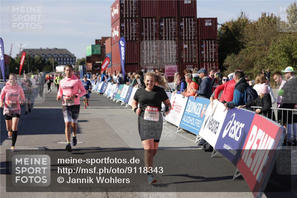 03.10.2025 - Köhlbrandbrückenlauf Jannik Wohlers http://msf.ph/oto/9118343 03.10.2025 13:34:18 Ziel 4674, 5207, 5221, 5437, 5593, 5693, 5695, 6095, 6574 meine-sportfotos.de
