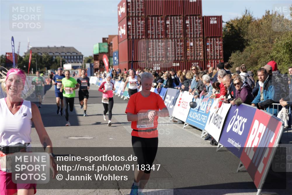 03.10.2025 - Köhlbrandbrückenlauf Jannik Wohlers http://msf.ph/oto/9118347 03.10.2025 13:03:26 Ziel 4208, 4214, 4225, 4252, 4268, 4283, 4300, 4454, 4856, 5063, 5707, 6194, 6207, 6279, 6612, 6632 meine-sportfotos.de