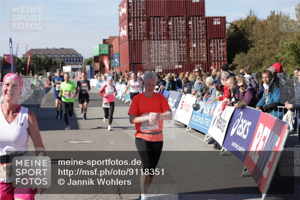03.10.2025 - Köhlbrandbrückenlauf Jannik Wohlers http://msf.ph/oto/9118351 03.10.2025 13:03:26 Ziel 4208, 4214, 4225, 4252, 4268, 4283, 4300, 4454, 4856, 5063, 5707, 6194, 6207, 6279, 6612, 6632 meine-sportfotos.de