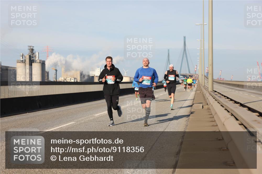 03.10.2025 - Köhlbrandbrückenlauf Lena Gebhardt http://msf.ph/oto/9118356 03.10.2025 09:44:45 Position 2  meine-sportfotos.de