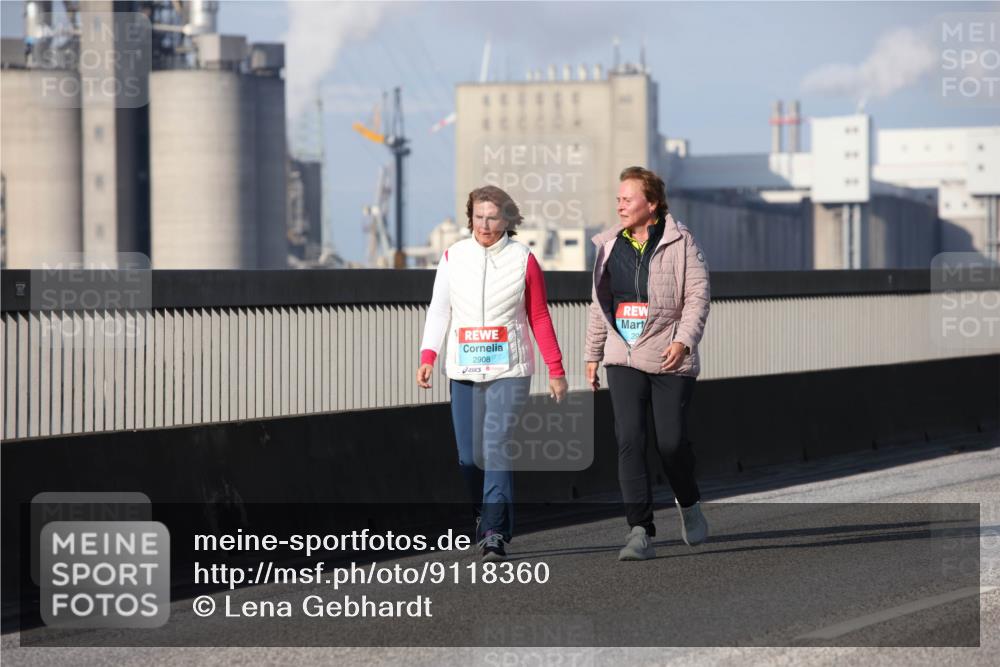 03.10.2025 - Köhlbrandbrückenlauf Lena Gebhardt http://msf.ph/oto/9118360 03.10.2025 10:25:14 Position 2 2908 meine-sportfotos.de