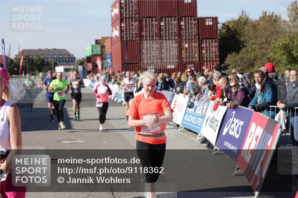 03.10.2025 - Köhlbrandbrückenlauf Jannik Wohlers http://msf.ph/oto/9118362 03.10.2025 13:03:27 Ziel 4208, 4214, 4225, 4252, 4268, 4283, 4300, 4454, 4507, 5063, 5707, 6194, 6207, 6612, 6632 meine-sportfotos.de