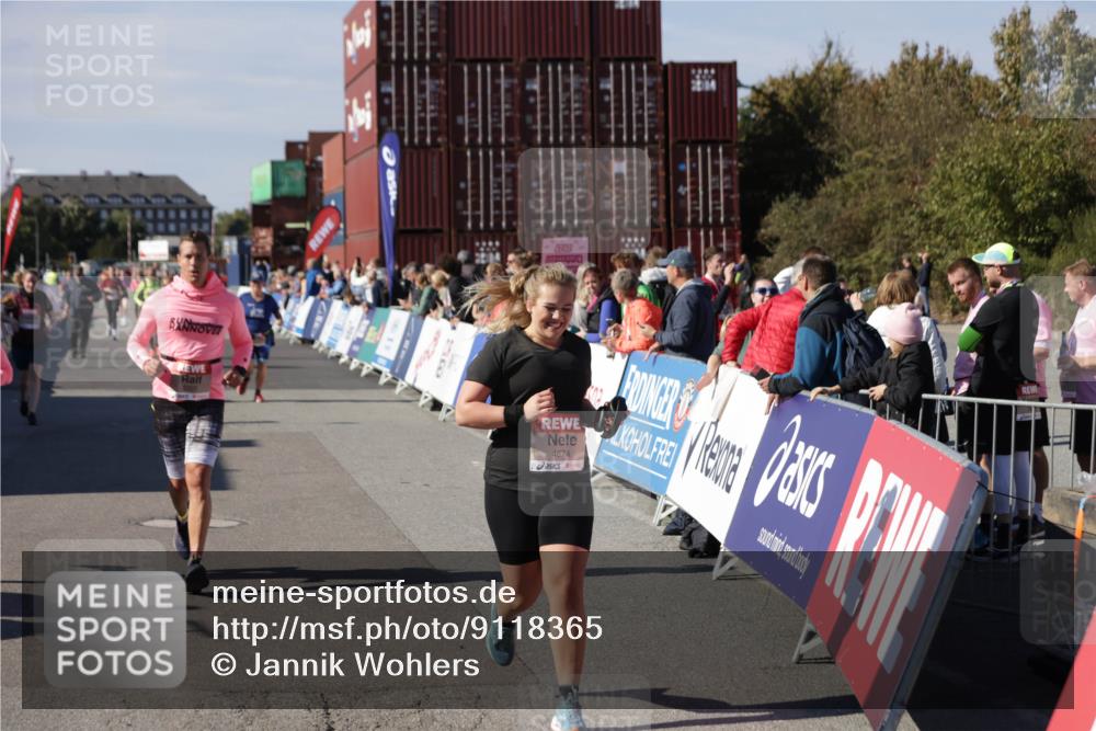 03.10.2025 - Köhlbrandbrückenlauf Jannik Wohlers http://msf.ph/oto/9118365 03.10.2025 13:34:18 Ziel 4674, 5207, 5221, 5437, 5593, 5693, 5695, 6095, 6574 meine-sportfotos.de