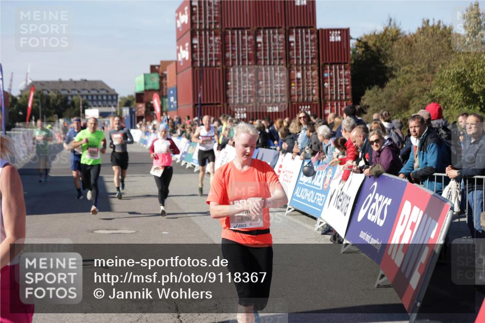 03.10.2025 - Köhlbrandbrückenlauf Jannik Wohlers http://msf.ph/oto/9118367 03.10.2025 13:03:27 Ziel 4208, 4214, 4225, 4252, 4268, 4283, 4300, 4454, 4507, 5063, 5707, 6194, 6207, 6612, 6632 meine-sportfotos.de