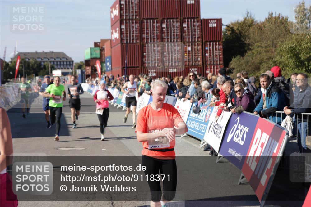 03.10.2025 - Köhlbrandbrückenlauf Jannik Wohlers http://msf.ph/oto/9118371 03.10.2025 13:03:27 Ziel 4208, 4214, 4225, 4252, 4268, 4283, 4300, 4454, 4507, 5063, 5707, 6194, 6207, 6612, 6632 meine-sportfotos.de