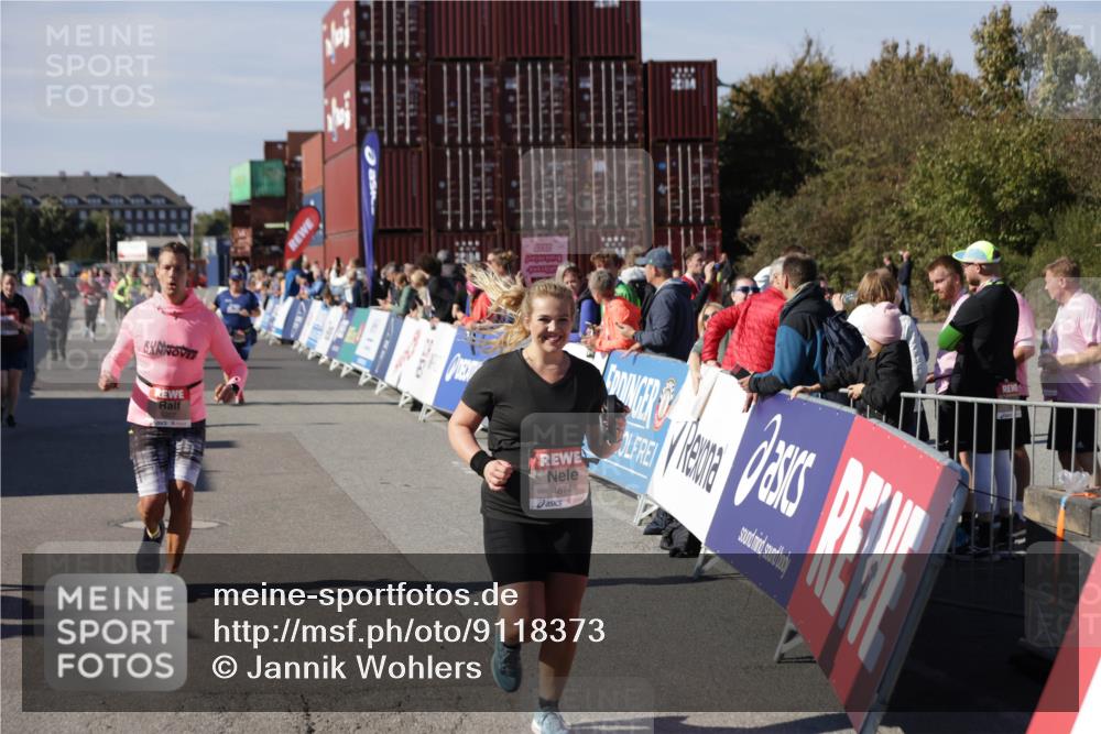 03.10.2025 - Köhlbrandbrückenlauf Jannik Wohlers http://msf.ph/oto/9118373 03.10.2025 13:34:19 Ziel 4674, 5207, 5221, 5437, 5593, 5693, 5695, 6095, 6574 meine-sportfotos.de