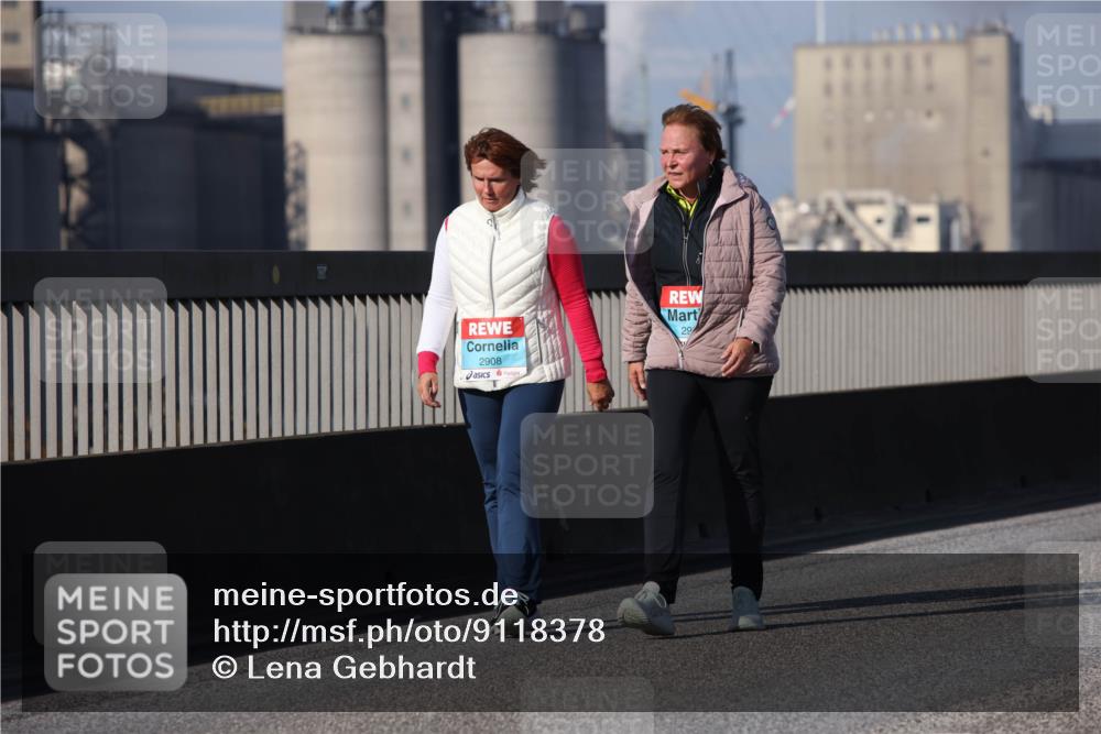 03.10.2025 - Köhlbrandbrückenlauf Lena Gebhardt http://msf.ph/oto/9118378 03.10.2025 10:25:17 Position 2 2908, 20 meine-sportfotos.de