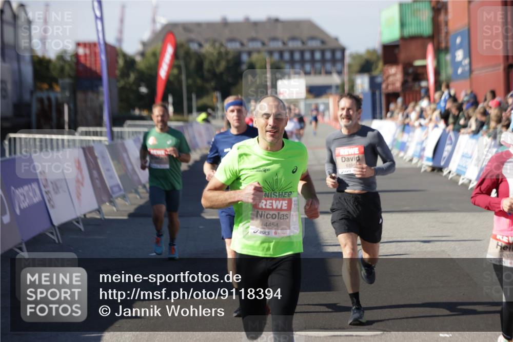 03.10.2025 - Köhlbrandbrückenlauf Jannik Wohlers http://msf.ph/oto/9118394 03.10.2025 13:03:28 Ziel 4214, 4225, 4252, 4268, 4283, 4300, 4454, 4507, 5063, 5707, 6194, 6207, 6632 meine-sportfotos.de