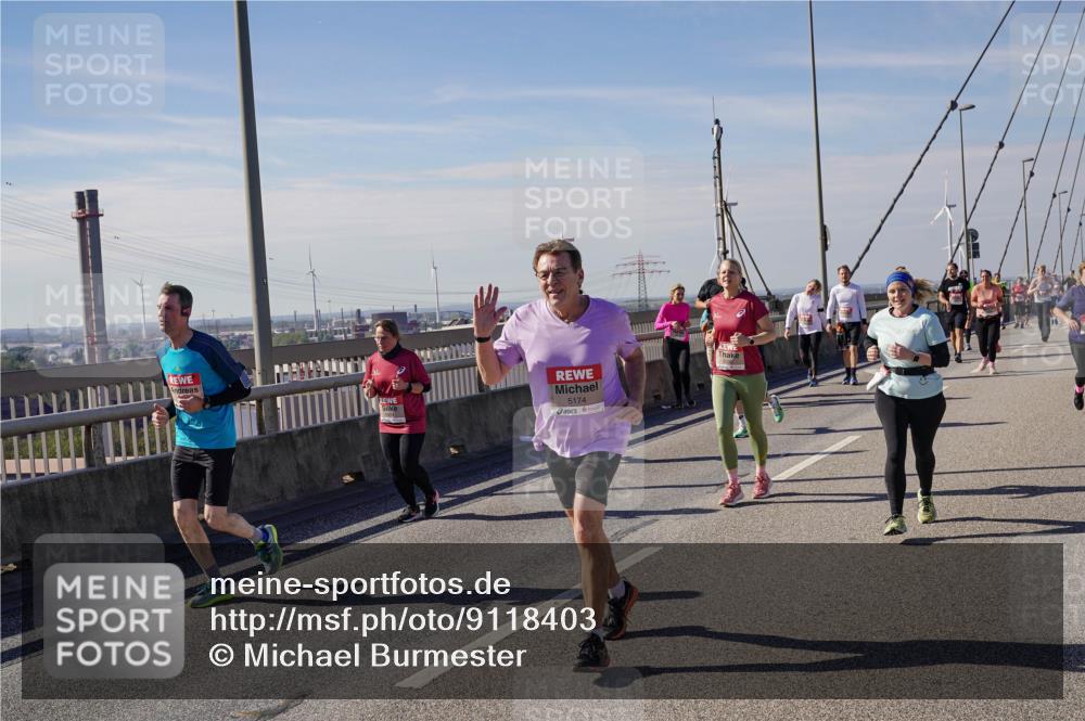 03.10.2025 - Köhlbrandbrückenlauf Michael Burmester http://msf.ph/oto/9118403 03.10.2025 12:59:42 Position 2 5174 meine-sportfotos.de