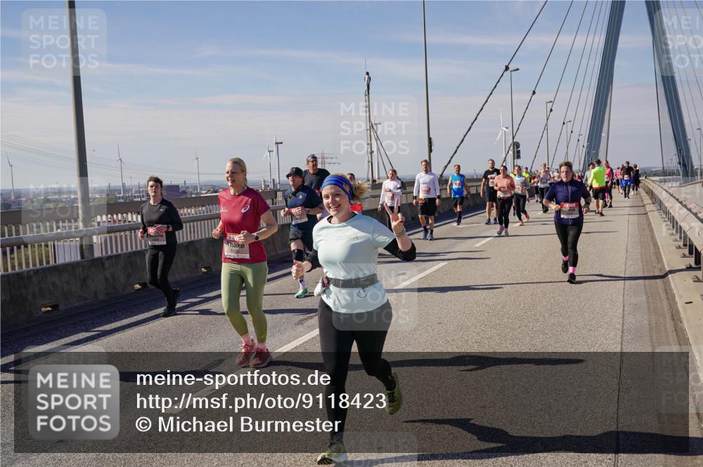 03.10.2025 - Köhlbrandbrückenlauf Michael Burmester http://msf.ph/oto/9118423 03.10.2025 12:59:43 Position 2 5030 meine-sportfotos.de