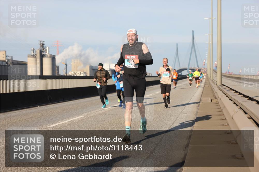 03.10.2025 - Köhlbrandbrückenlauf Lena Gebhardt http://msf.ph/oto/9118443 03.10.2025 09:44:48 Position 2  meine-sportfotos.de