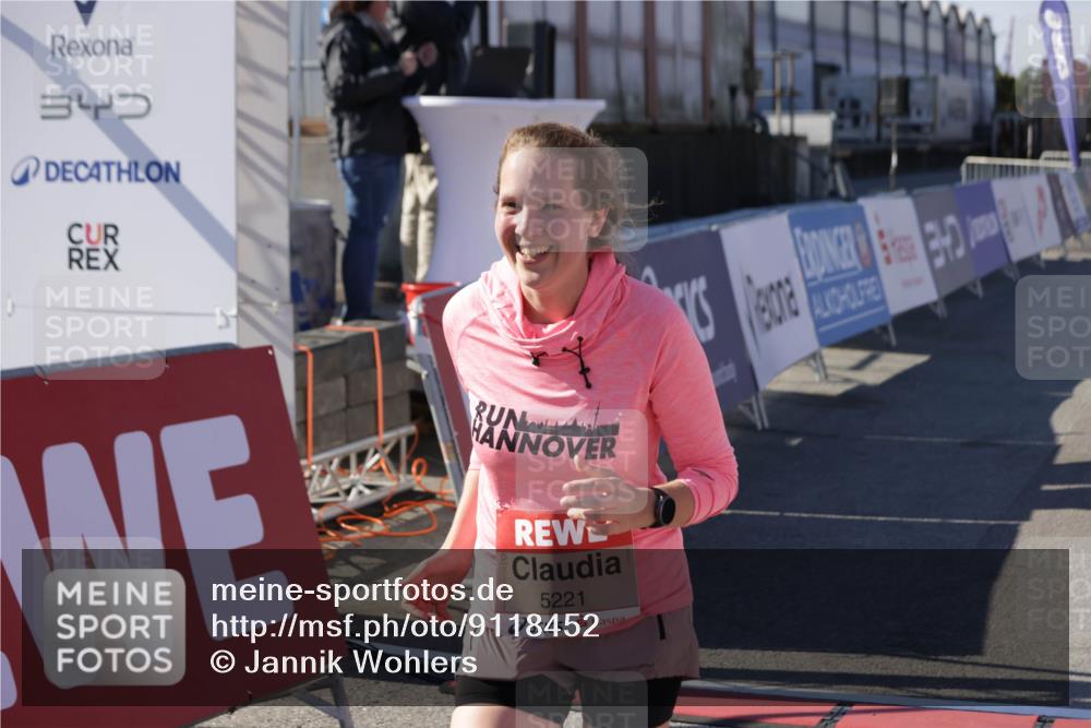 03.10.2025 - Köhlbrandbrückenlauf Jannik Wohlers http://msf.ph/oto/9118452 03.10.2025 13:34:21 Ziel 4674, 5207, 5221, 5437, 5593, 5693, 5695, 6574 meine-sportfotos.de