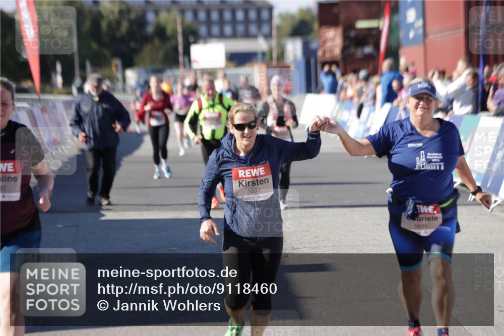 03.10.2025 - Köhlbrandbrückenlauf Jannik Wohlers http://msf.ph/oto/9118460 03.10.2025 13:34:23 Ziel 4674, 5207, 5221, 5437, 5693, 5695, 6574 meine-sportfotos.de