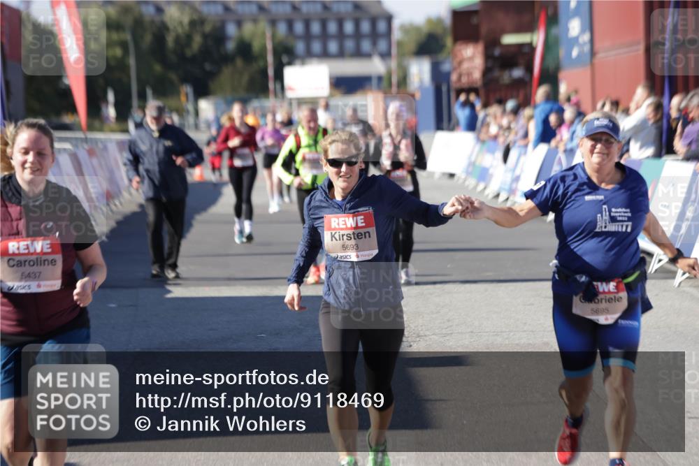 03.10.2025 - Köhlbrandbrückenlauf Jannik Wohlers http://msf.ph/oto/9118469 03.10.2025 13:34:23 Ziel 4674, 5207, 5221, 5437, 5693, 5695, 6574 meine-sportfotos.de