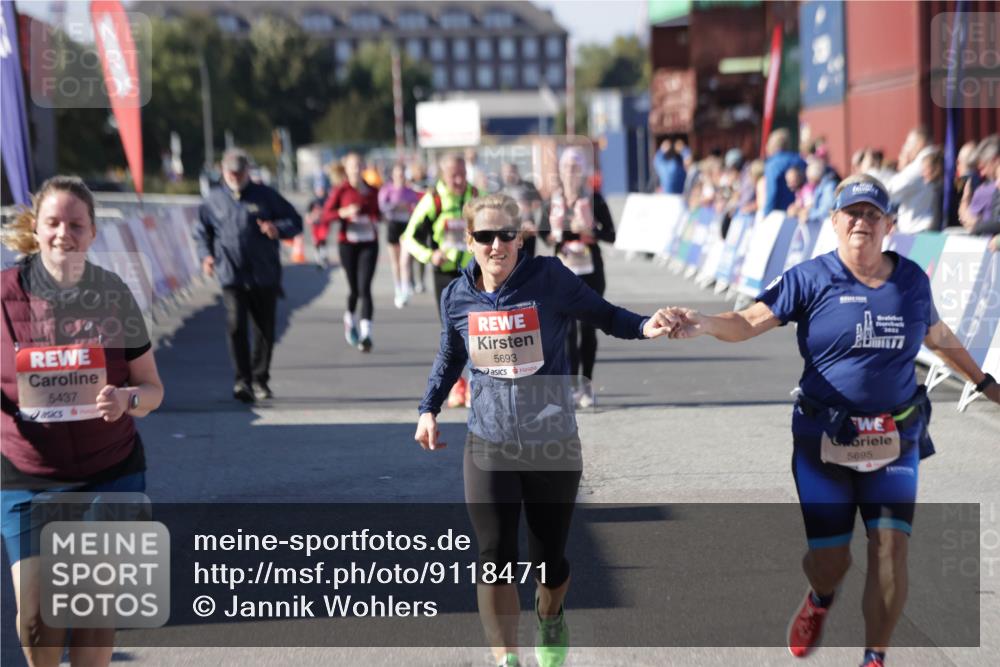 03.10.2025 - Köhlbrandbrückenlauf Jannik Wohlers http://msf.ph/oto/9118471 03.10.2025 13:34:23 Ziel 4674, 5207, 5221, 5437, 5693, 5695, 6574 meine-sportfotos.de