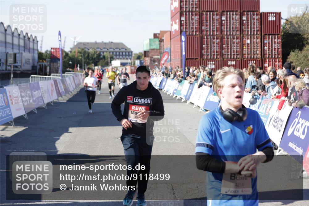 03.10.2025 - Köhlbrandbrückenlauf Jannik Wohlers http://msf.ph/oto/9118499 03.10.2025 13:03:34 Ziel 4214, 4225, 4252, 4300, 4422, 4454, 4507, 5707, 5799, 6025, 6194, 6207, 6632 meine-sportfotos.de