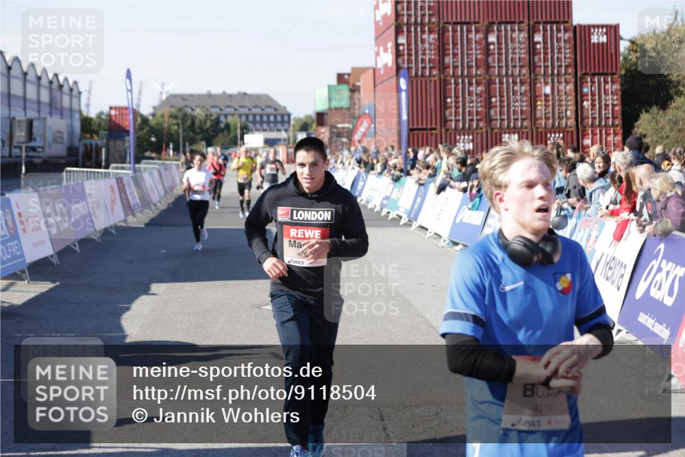 03.10.2025 - Köhlbrandbrückenlauf Jannik Wohlers http://msf.ph/oto/9118504 03.10.2025 13:03:34 Ziel 4214, 4225, 4252, 4300, 4422, 4454, 4507, 5707, 5799, 6025, 6194, 6207, 6632 meine-sportfotos.de